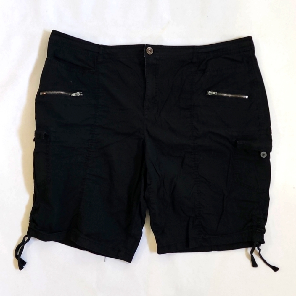 Womens Style & Co size 20 Shorts, black, Bermuda with cargo pockets